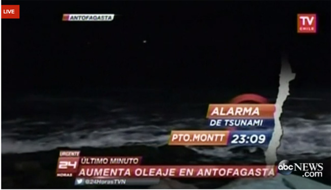 据智利当地电视台称，智利北部沿海莫雷诺湾东岸的安托法加斯塔货贸港口海浪已经开始增高