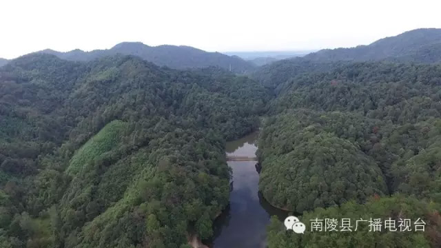 南陵烟墩图