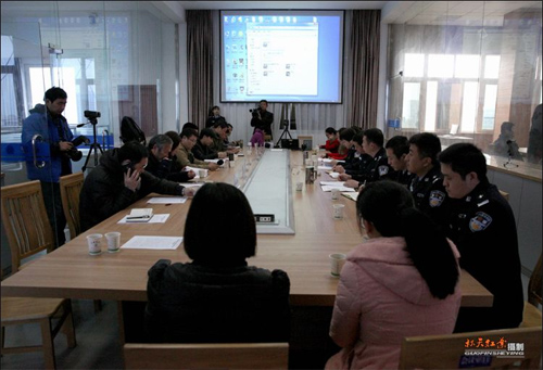 南陵县公安局召开媒体恳谈会
